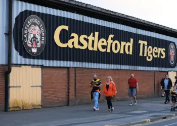 Castleford Tigers signing lands surprise squad number with position switch hinted