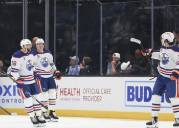 Stan Bowman Could Sacrifice the Oilers’ Future Just to Reunite Two Brothers
