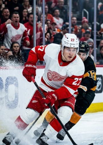 Simon Edvinsson receives a decision from Red Wings after his trade request becomes public