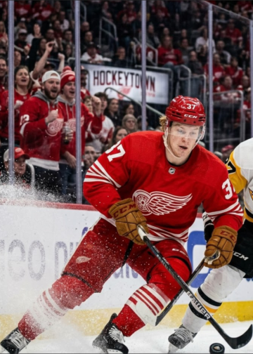 Jeff Marek suggests a offer sheet to Simon Edvinsson since his Detroit future is unclear